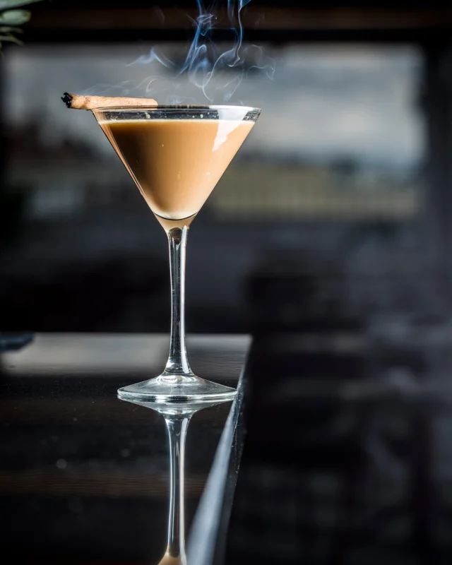 Intenso y con personalidad.

Nuestro 𝐄𝐬𝐩𝐫𝐞𝐬𝐬𝐨 𝐌𝐚𝐫𝐭𝐢𝐧𝐢 no necesita presentación, solo ganas de disfrutarlo.☕
.
.
Bold and full of personality.

Our 𝐄𝐬𝐩𝐫𝐞𝐬𝐬𝐨 𝐌𝐚𝐫𝐭𝐢𝐧𝐢 needs no introduction, just the desire to enjoy it. ☕

𝐑𝐄𝐒𝐓𝐀𝐔𝐑𝐀𝐍𝐓𝐄 𝐄𝐋 𝐌𝐈𝐑𝐀𝐃𝐎𝐑 𝐃𝐄 𝐒𝐄𝐕𝐈𝐋𝐋𝐀
🍸 Cocktails & Food & Views
📍 Hotel Vincci La Rábida 4* (C/Castelar, 24 #Sevilla)
⏰ Lunes a domingo: 13:00 a 22:30 horas
📆 Reservas BOTÓN EN BIO
☎️ 662018159 Whatsapp - 954 501 280
➡ restauranteelmiradordesevilla.com

 #cafe #expressomartini #restaurantessevilla #terrazasensevilla #comerensevilla #planessevilla #ociosevilla #afterworksevilla #vinccihoteles #vinccilarabida